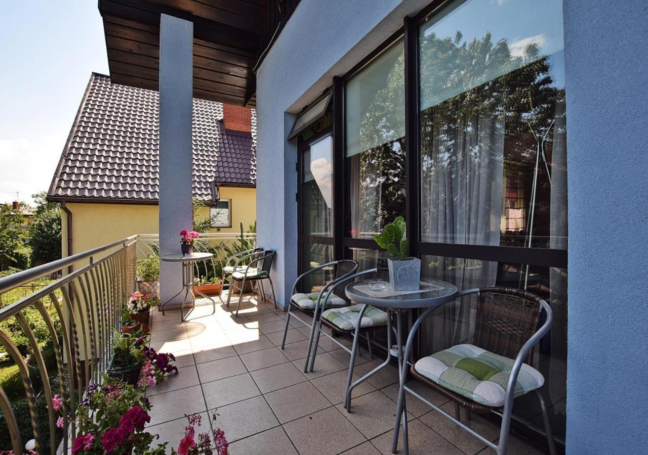Dom Tu I Teraz Hostel Lublin Exterior photo